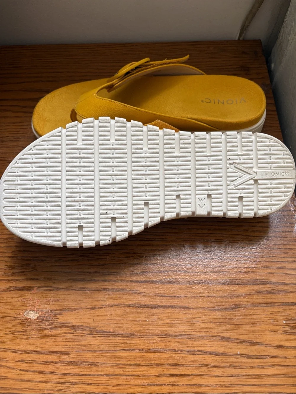 Vionic Women's Uptown Marin Toe Post Sandal in daffodil yellow nubuck 8.5 Wide
